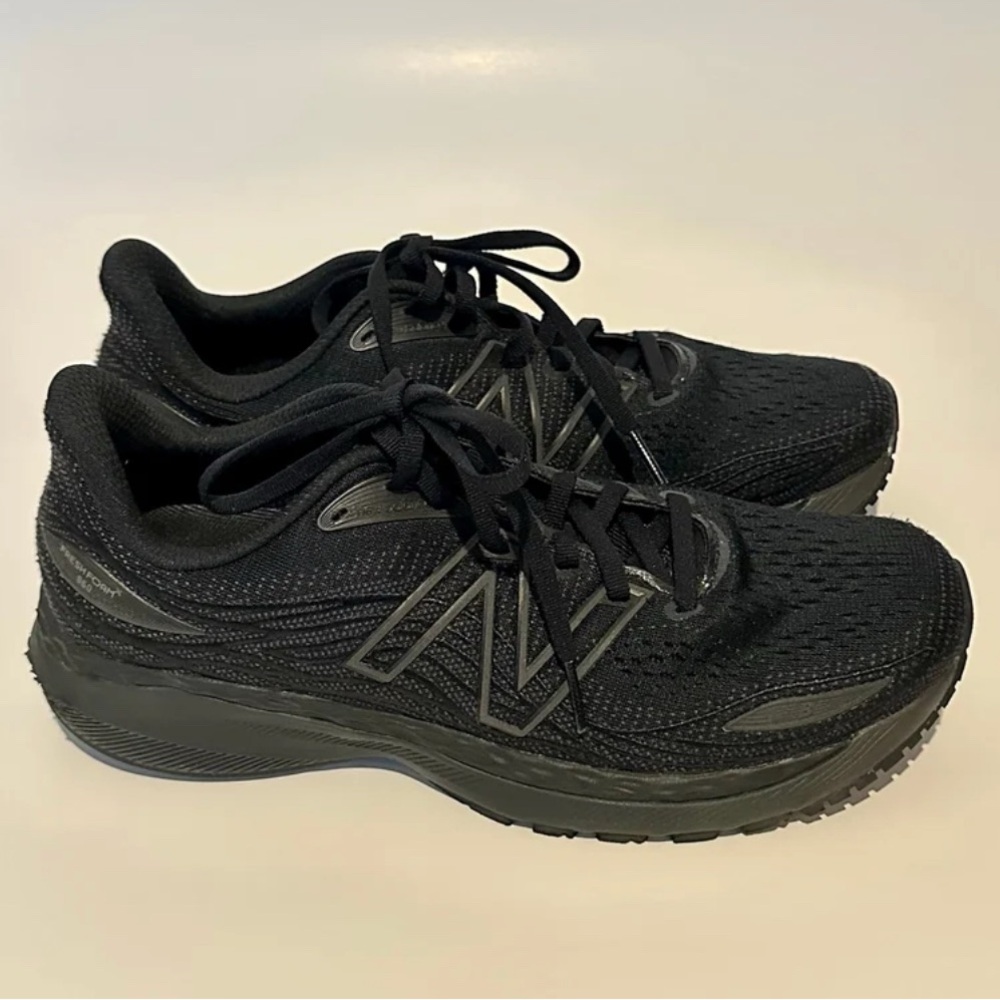 SOLD! New Balance Ladies Sneakers. 9.5.
